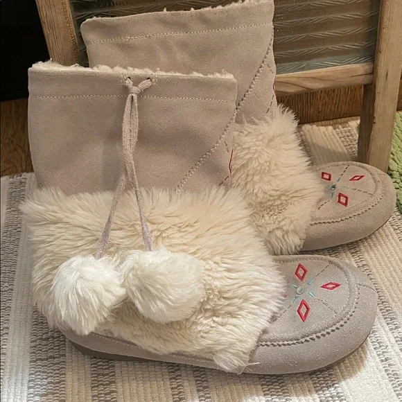 Airwalk Beige Fur-Lined Boots - Picture 6 of 7